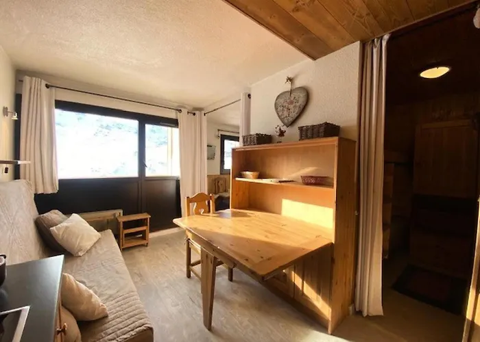 Vanoise - Location: Belle Vue, 4 Personnes Chaleureux, Centre Station Mae-9047 *